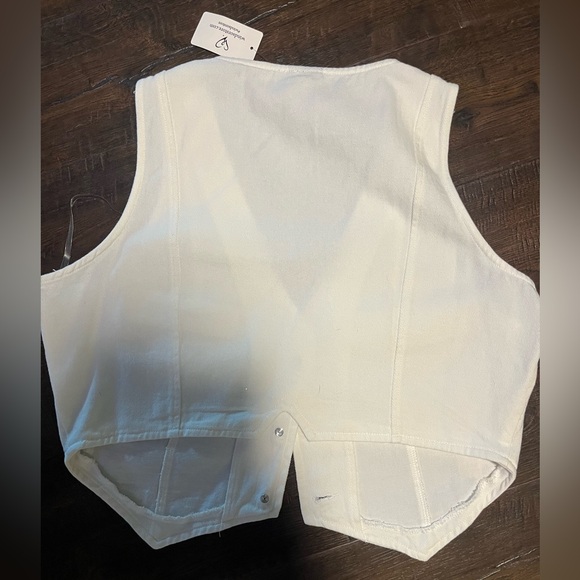 🤍 White Windsor Denim Vest 🤍 - Picture 3 of 3
